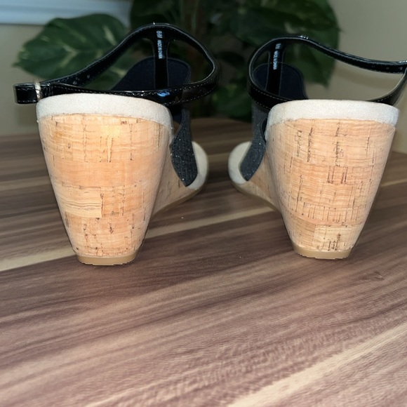 Anne Klein Ivana wedge sandal with cork bottom - Picture 14 of 16